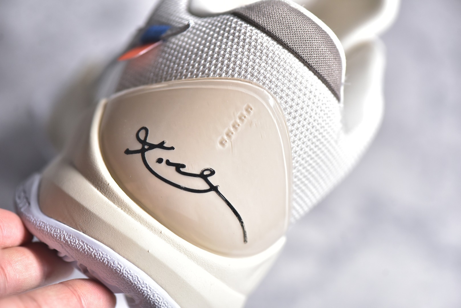 Kobe 5 off-White x Nike Zoom “Sail”