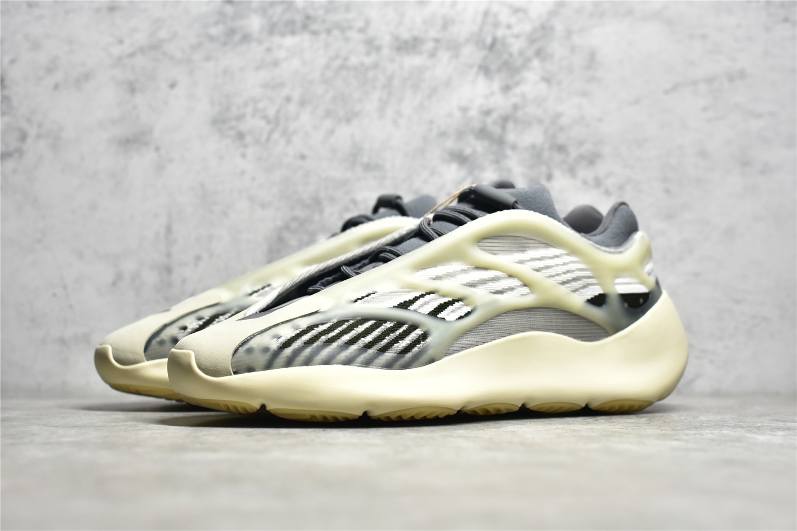 Yeezy 700 V3 Fade Salt