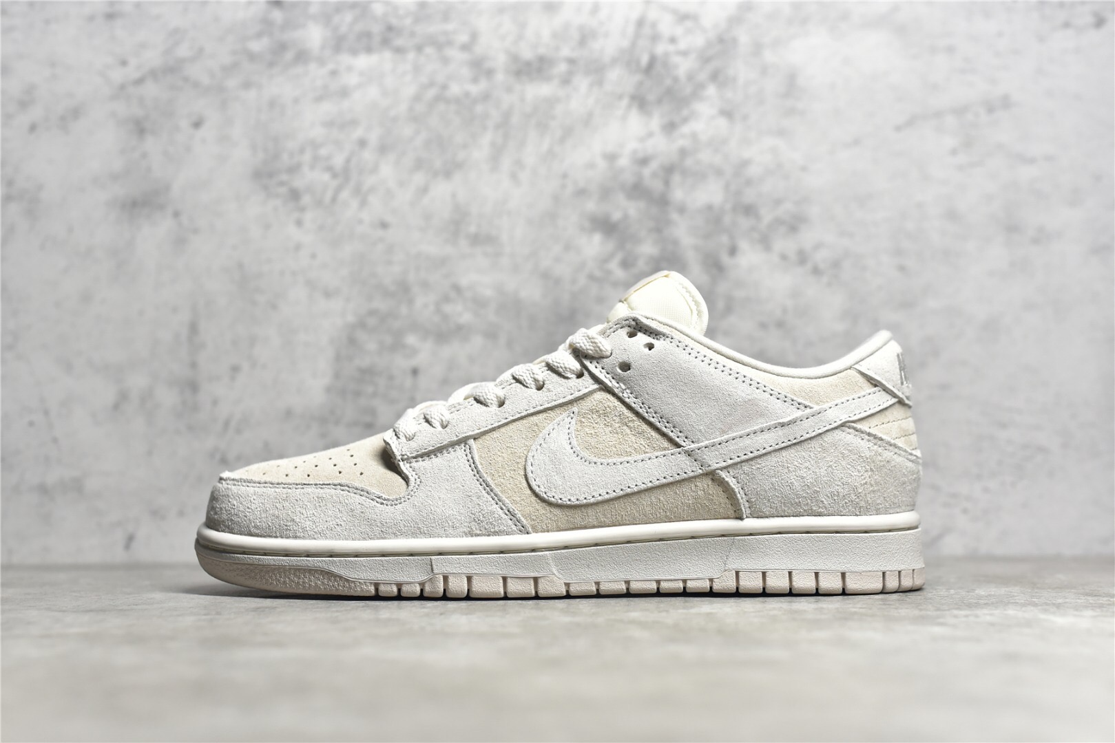 NK Dunk Low Premium Vast Grey DD8338-001