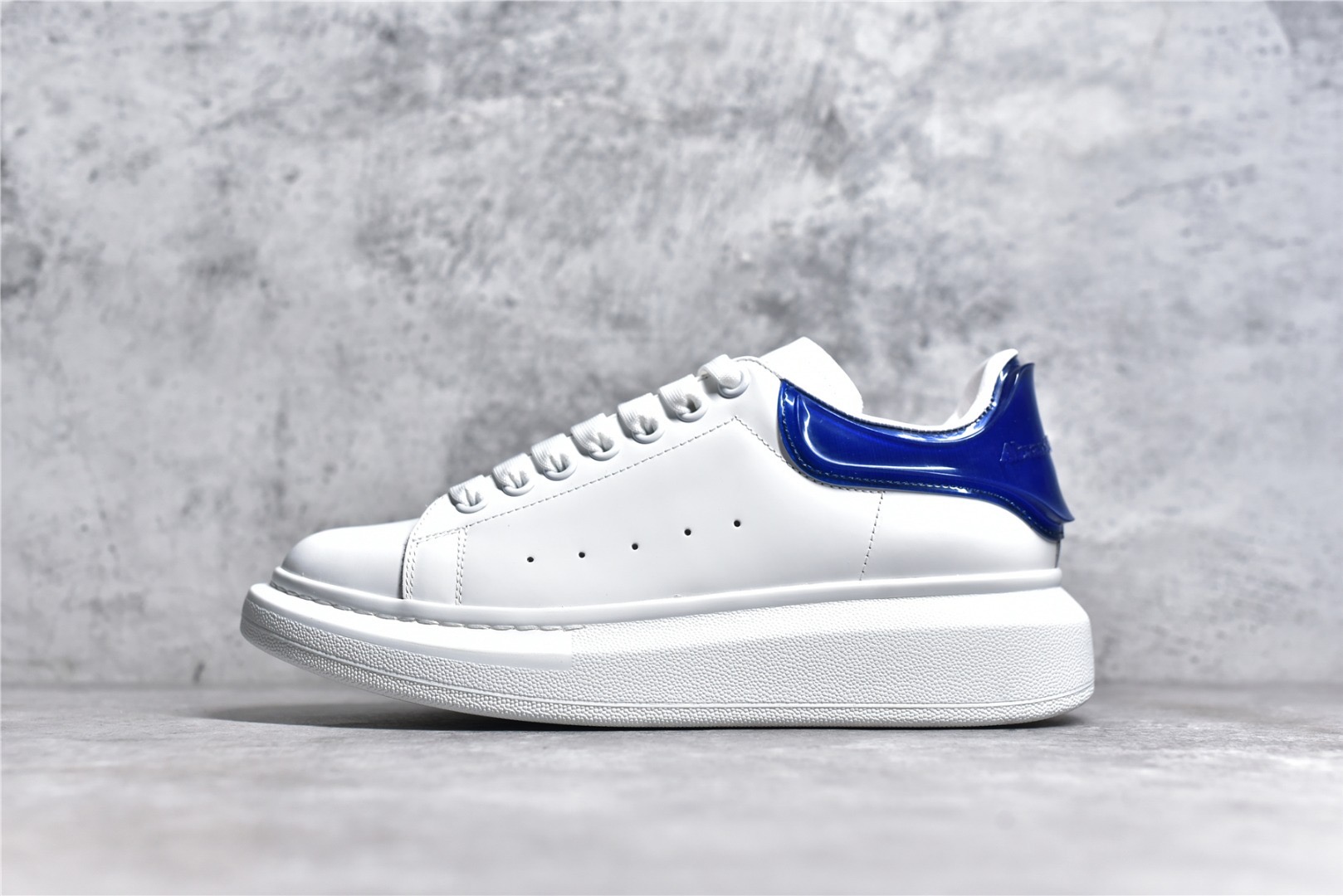 Alexander McQueen Oversized Sneaker WhiteNavy