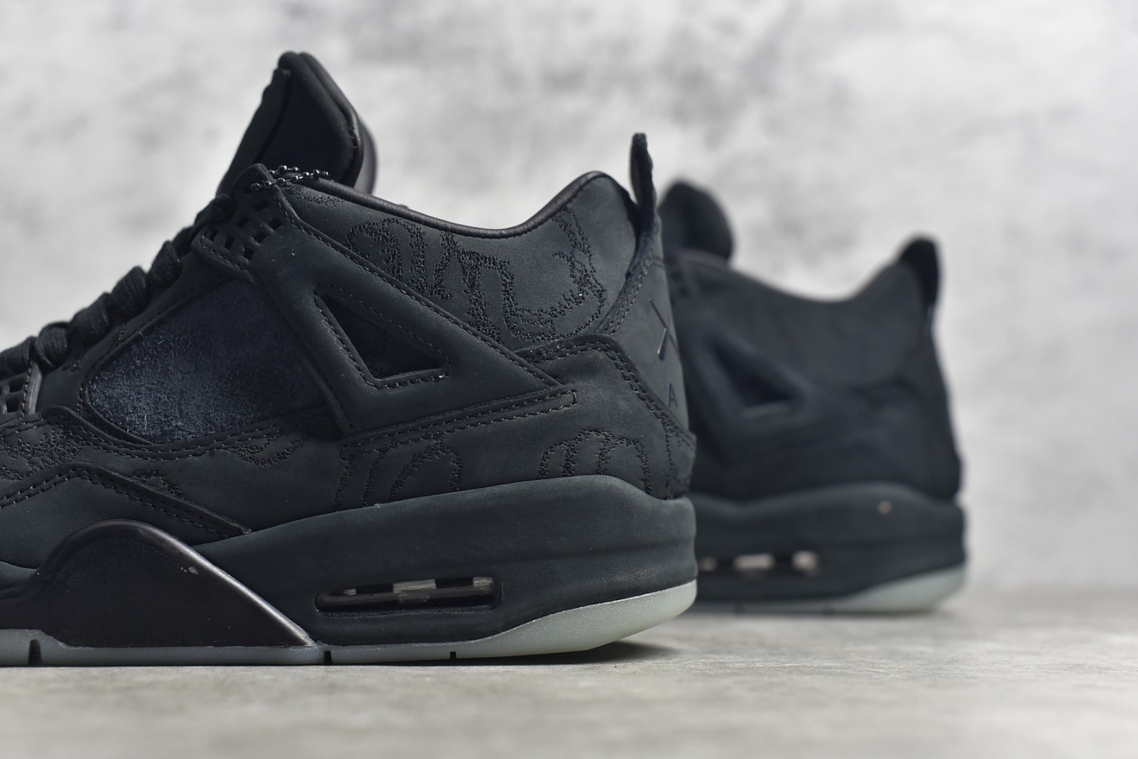 Air Jordan 4 Retro Kaws Black