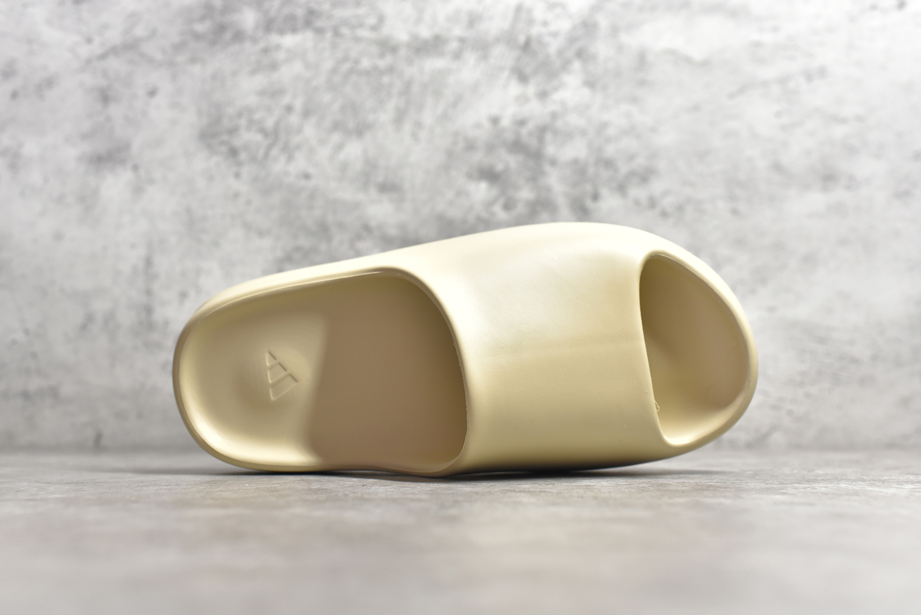 Yeezy Slide Bone (2019)