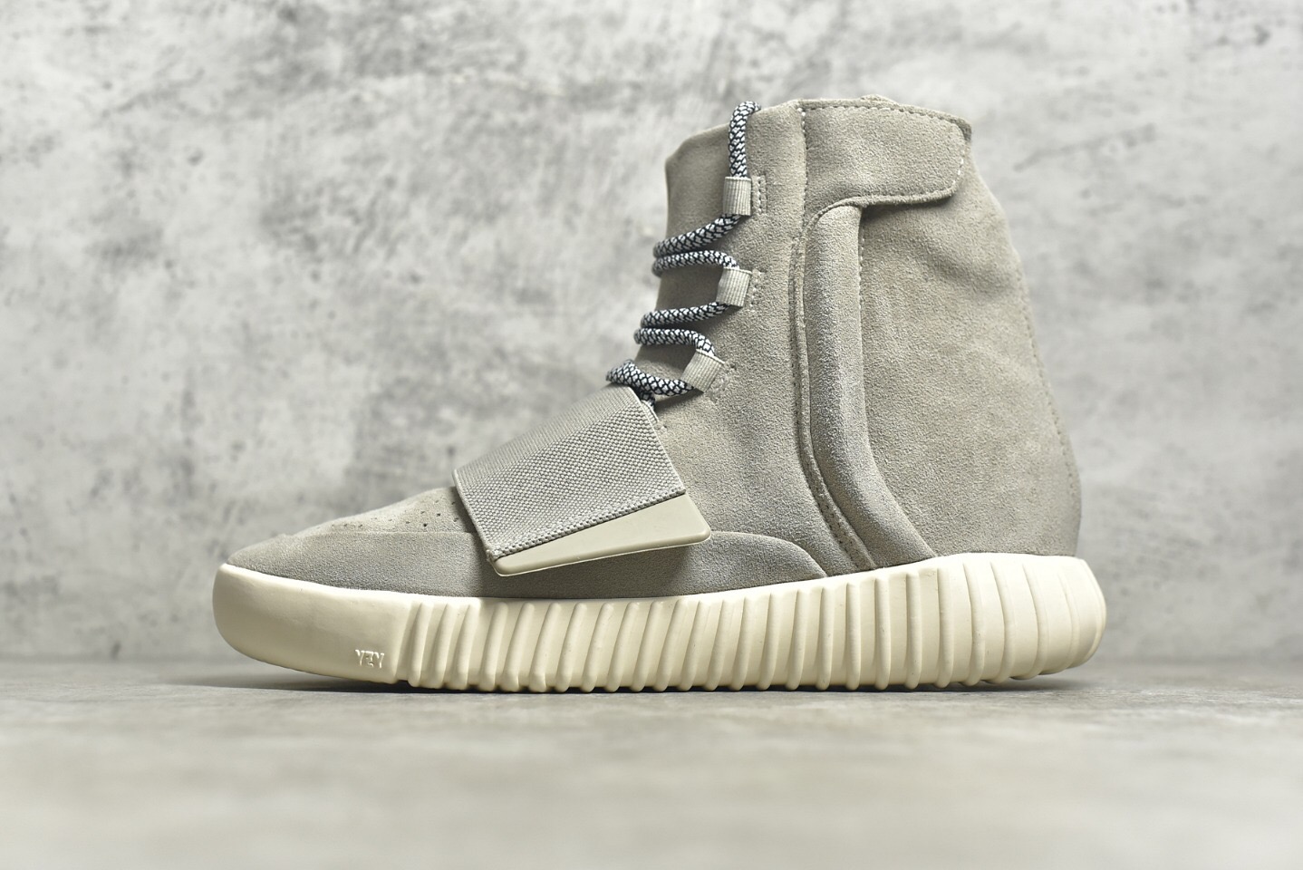 Adifom Q ‘Footwear White Grey’