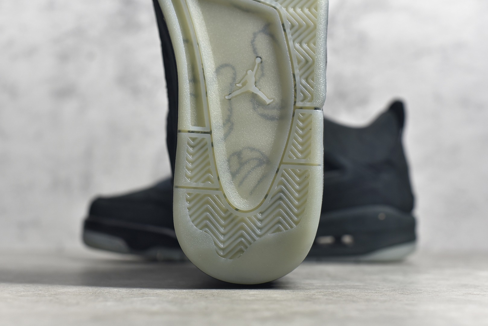 Air Jordan 4 Retro Kaws Black
