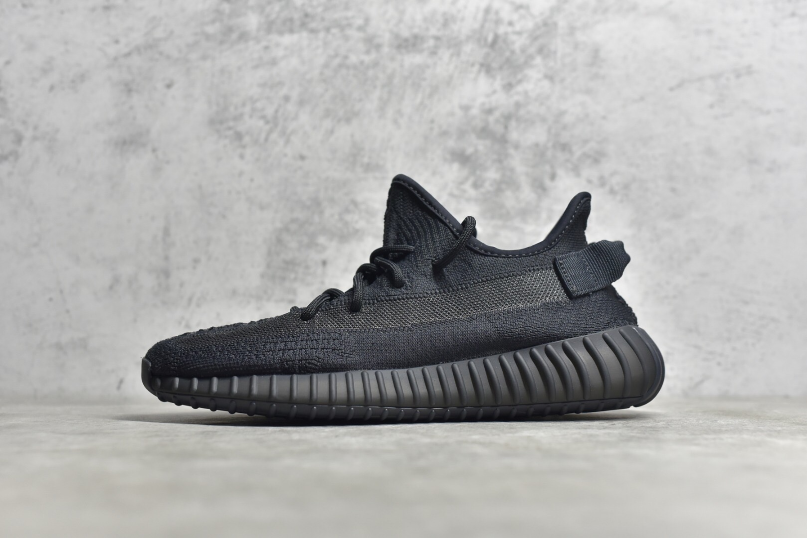 Yeez 350 V2 Onyx