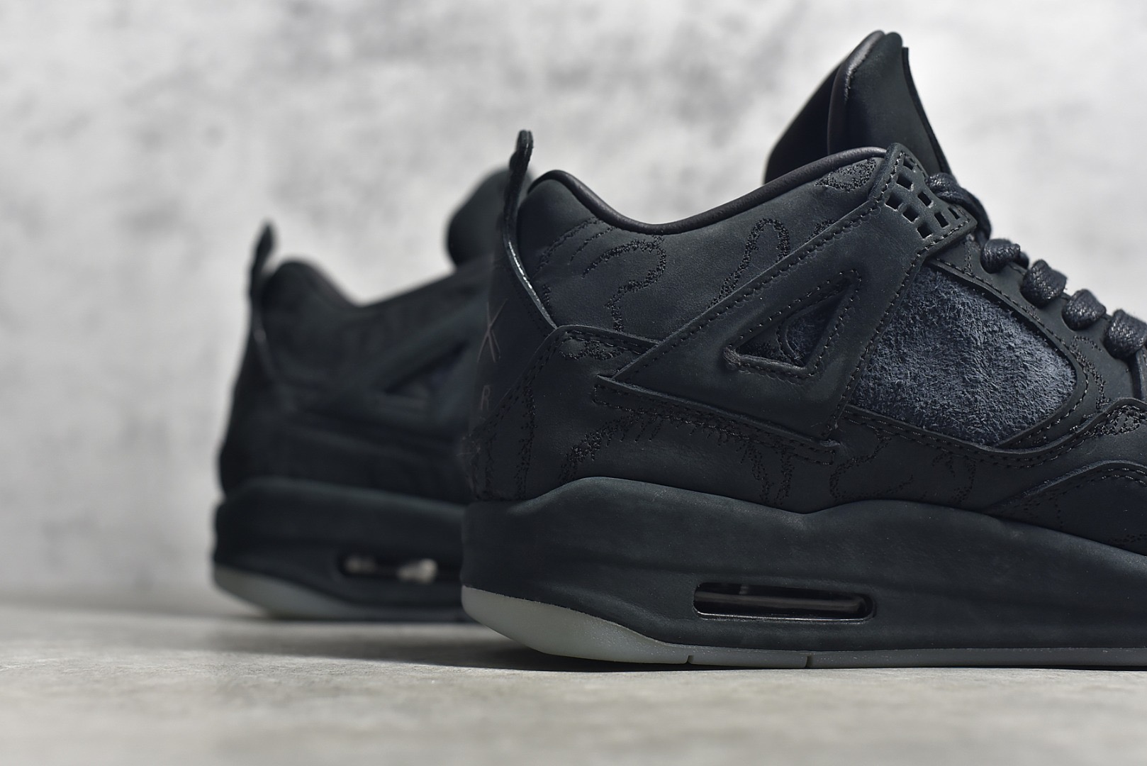 Air Jordan 4 Retro Kaws Black