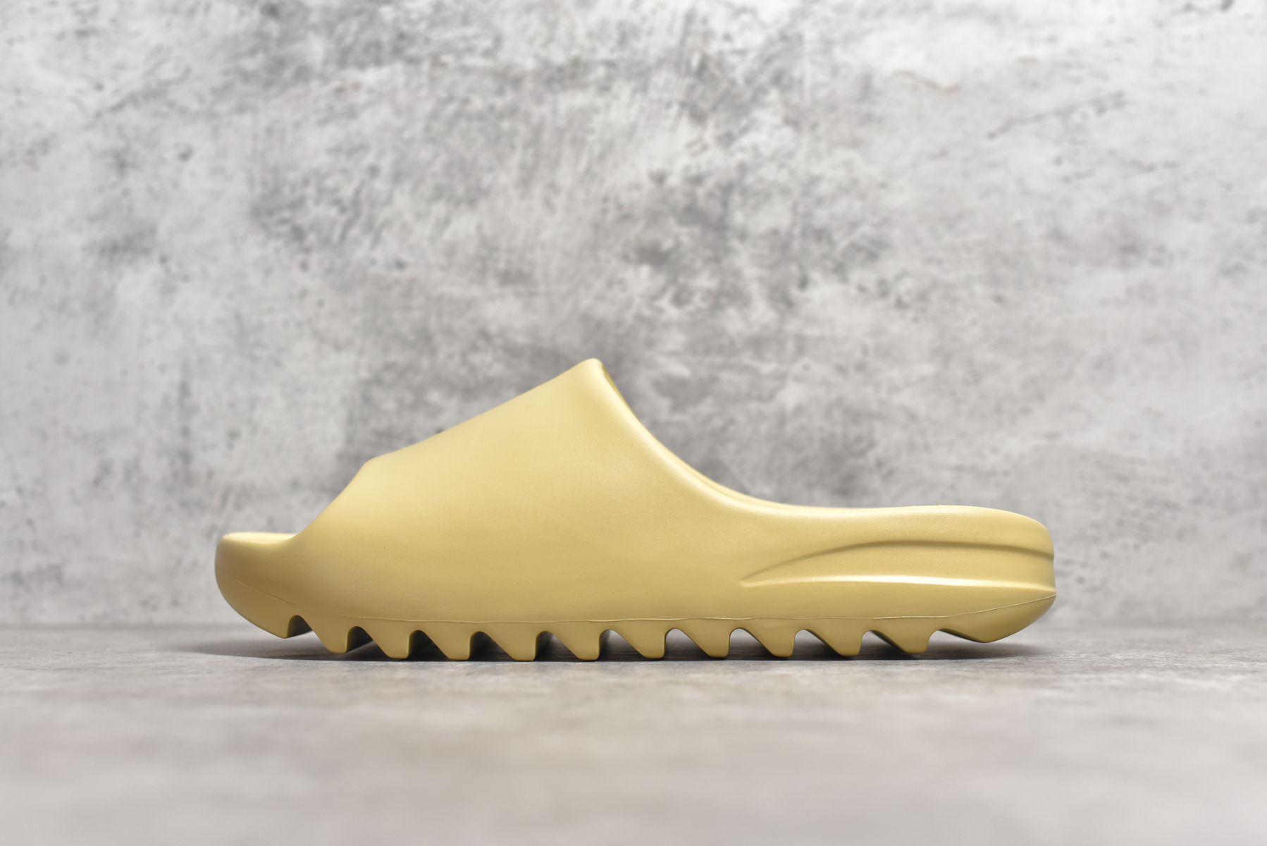 Yeezy Slide Desert Sand - FW6344