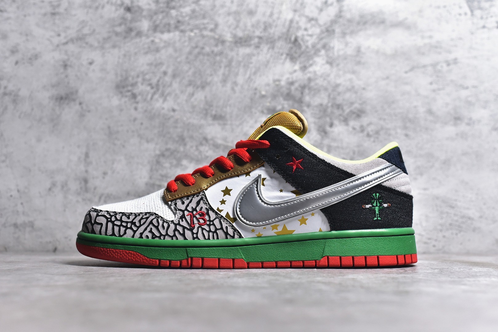 NK SB Dunk Low What the Dunk 318403-141