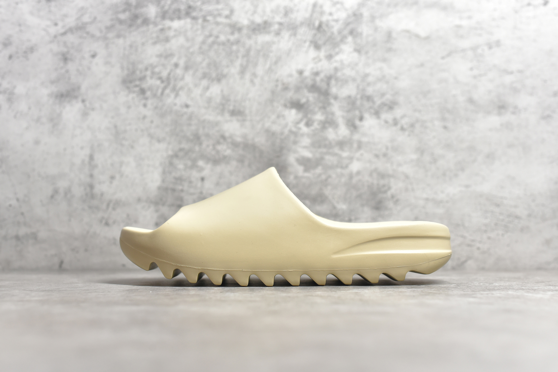 Yeezy Slide Bone (2019)