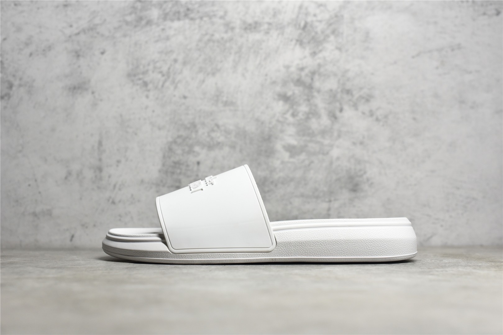 Alexander McQueen Pool Slide in White Mix
