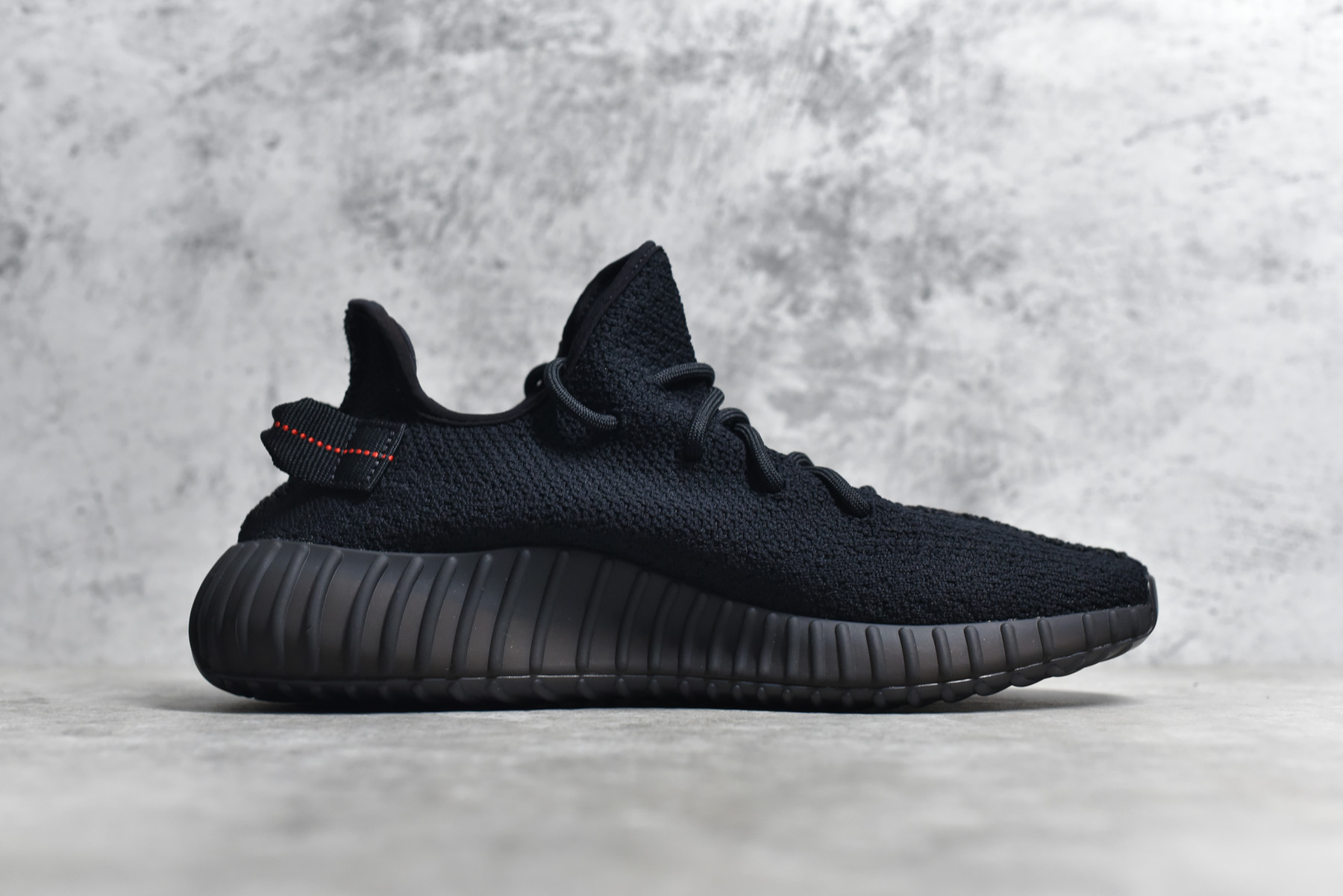 Yeezy 350 V2 Bred