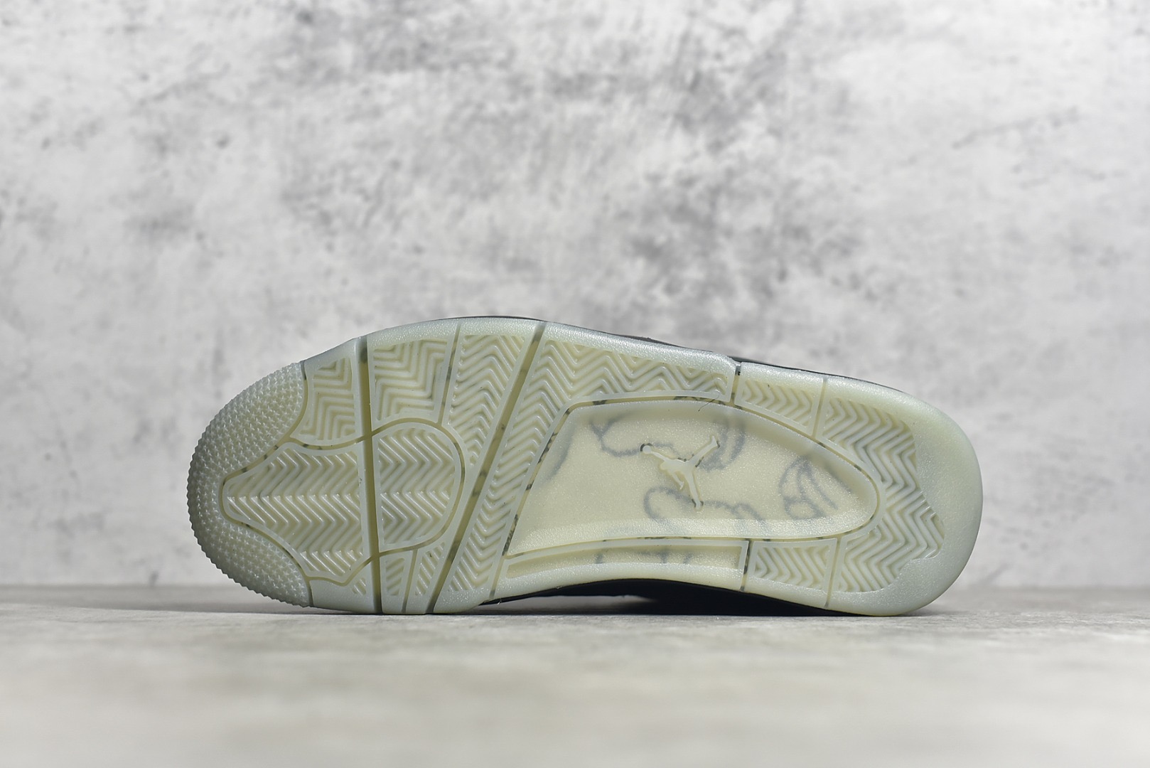 Air Jordan 4 Retro Kaws Black