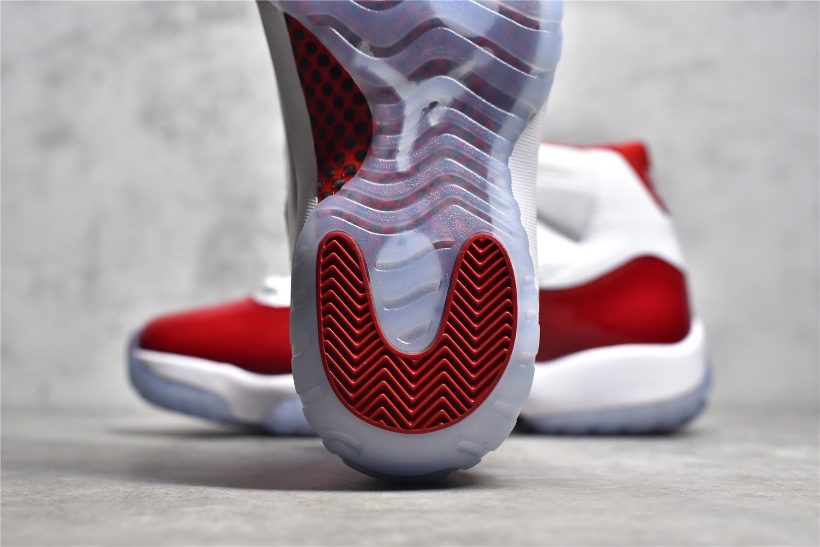Air Jordan 11 Cherry (2022)