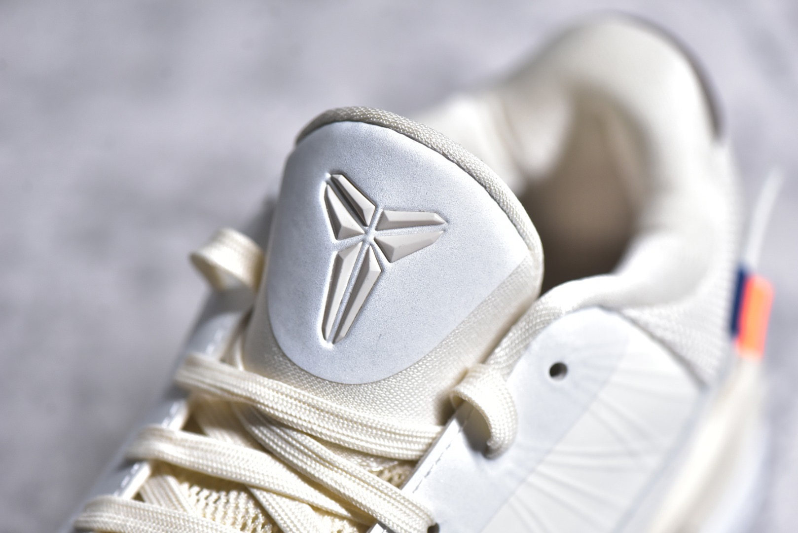 Kobe 5 off-White x Nike Zoom “Sail”