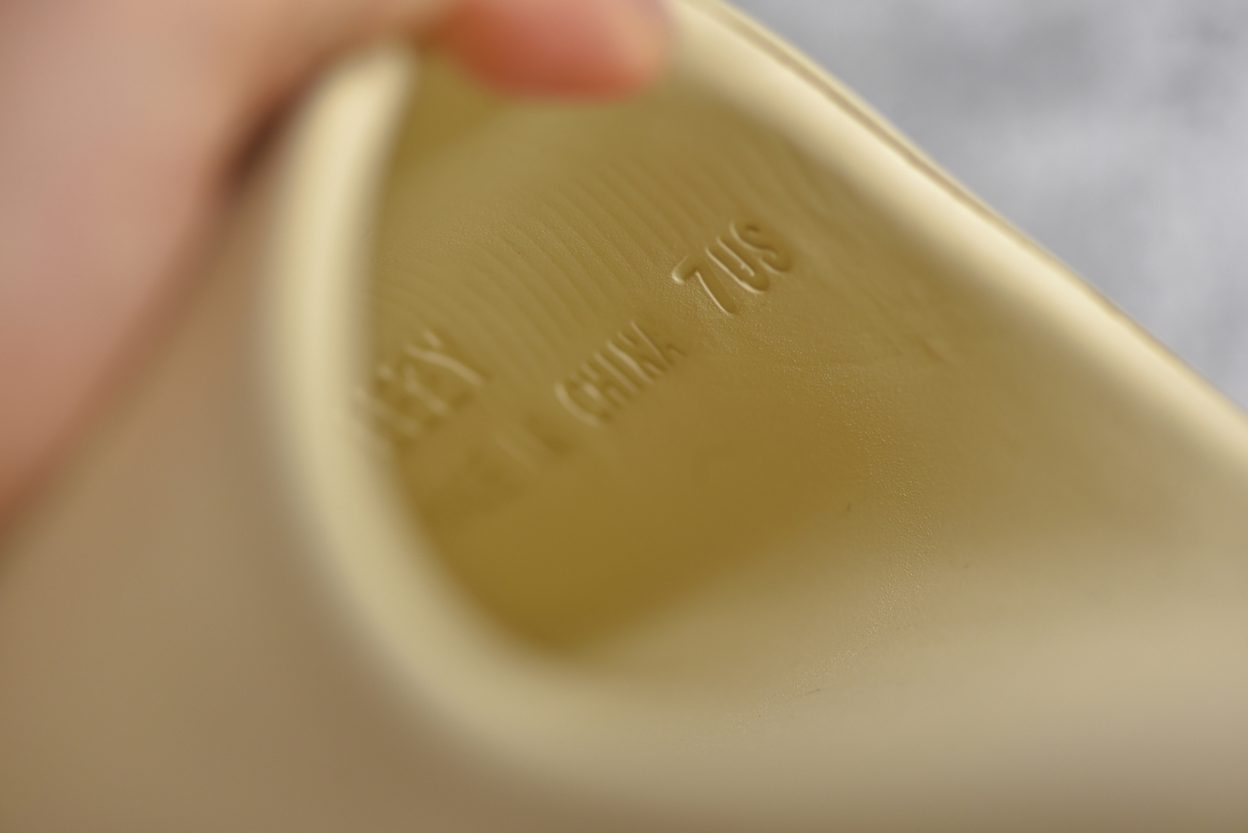 Yeezy Slide Bone (2019)