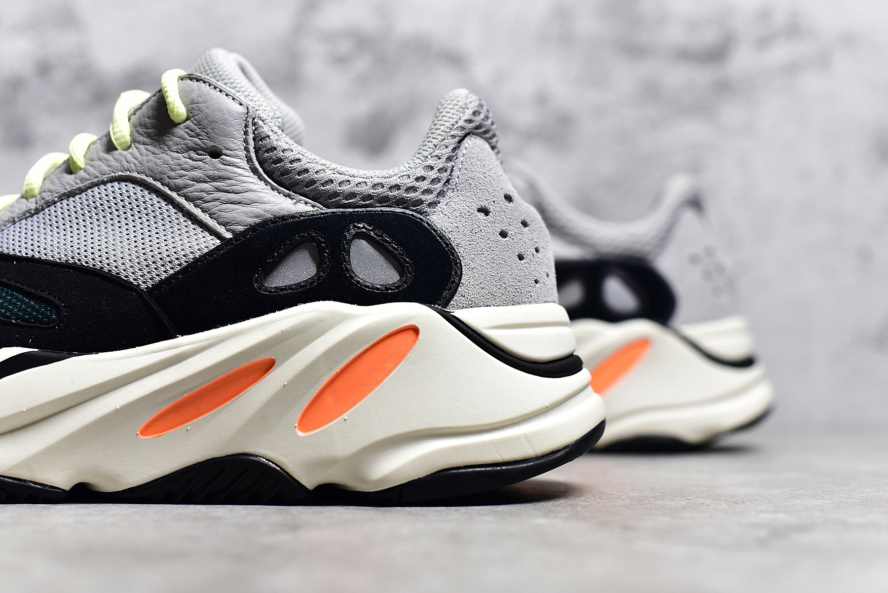 YEEZY 700 “WAVE RUNNER”
