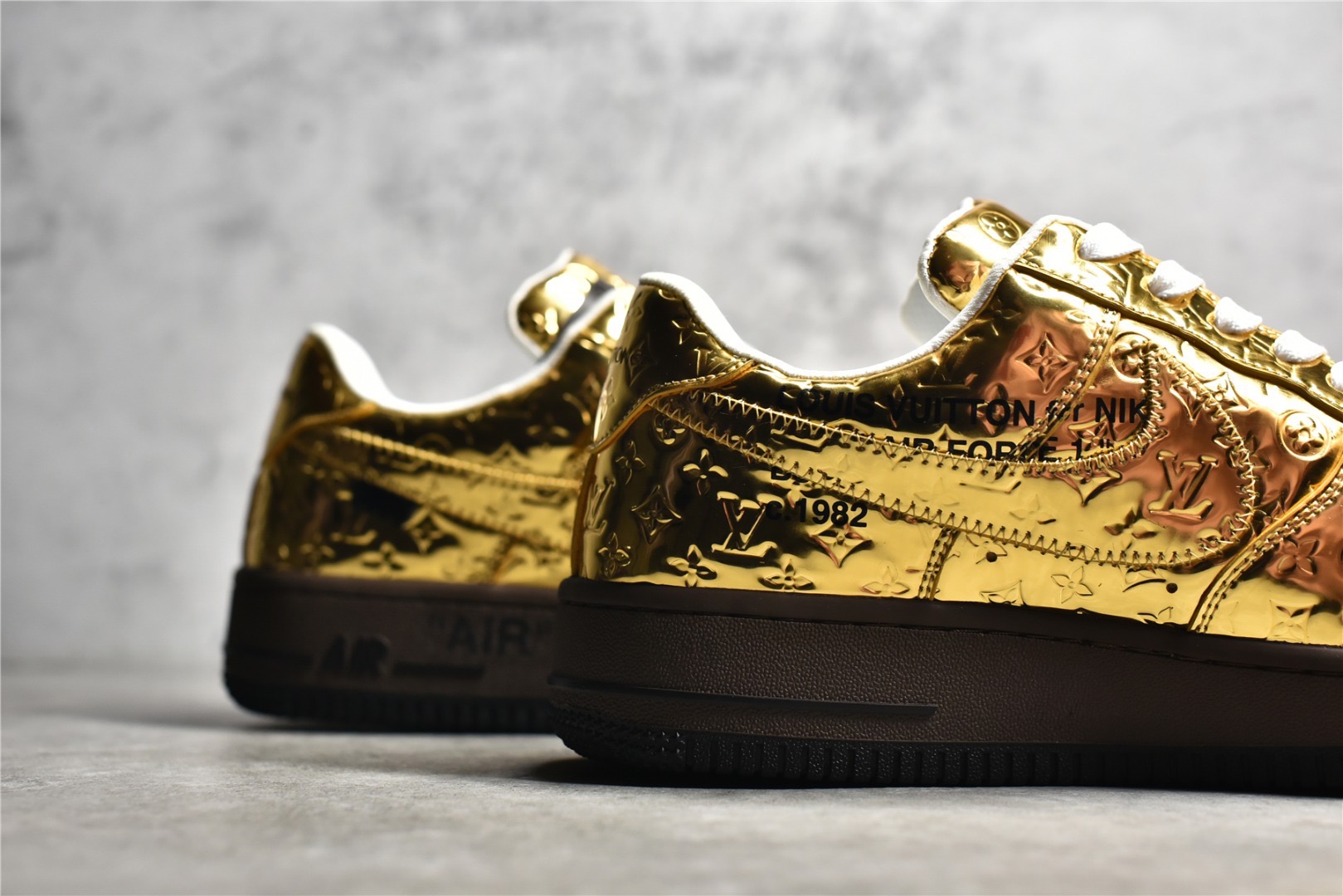 Air Force 1 Metallic Gold