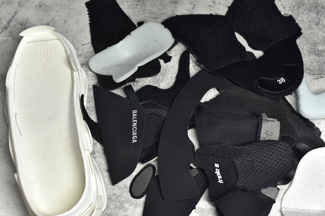 Balenciaga Triple S Black White