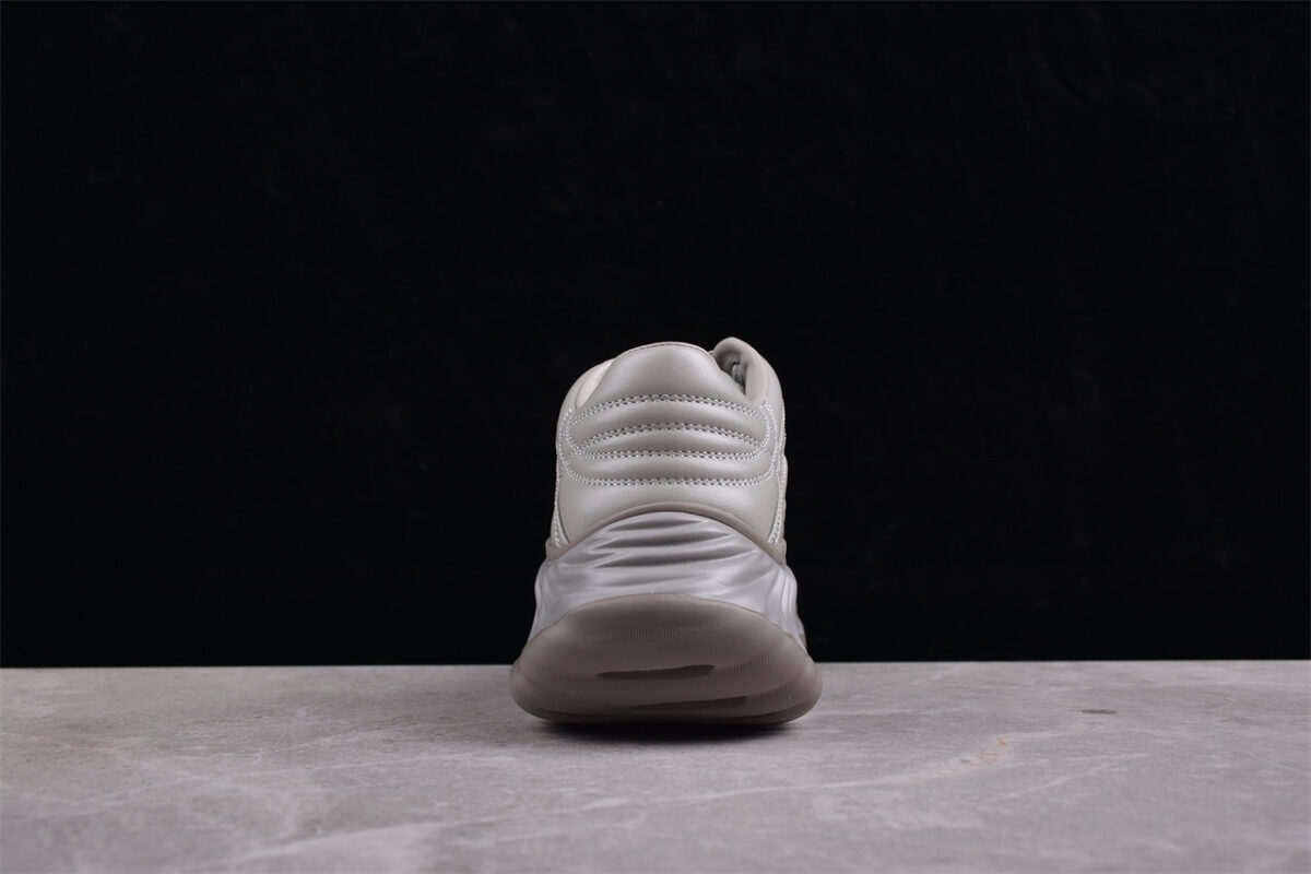 Gucci Ultrapace R Sneaker in Light Grey