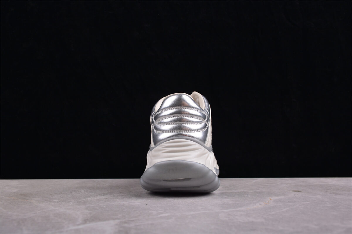Gucci Ultrapace R Sneaker in Metallic Silver