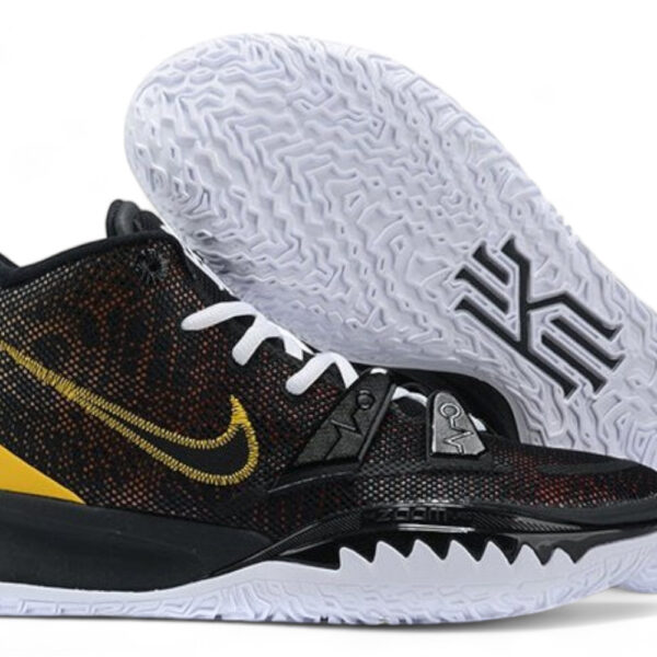 NIKE KYRIE 7 x ROSWELL RAYGUNS
