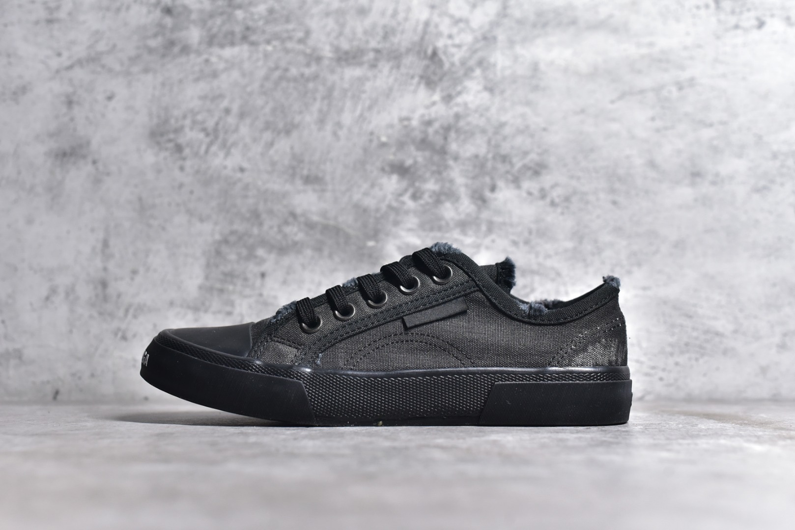 Balenciaga Paris Low Top Sneaker In Black