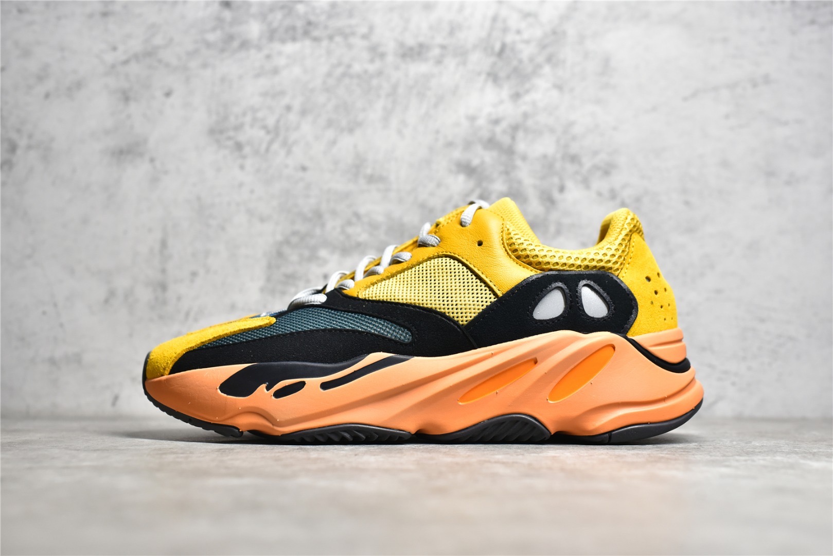 Yeezy Boost 700 ‘Sun’