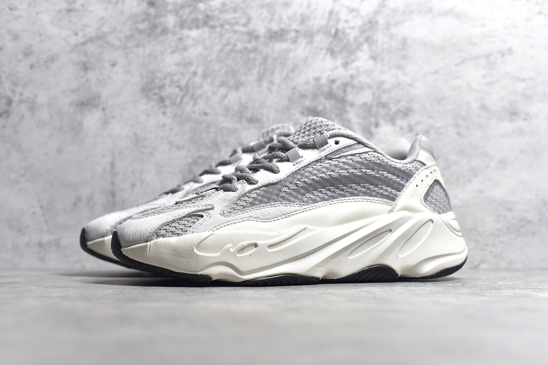 YEEZY 700 V2 STATIC
