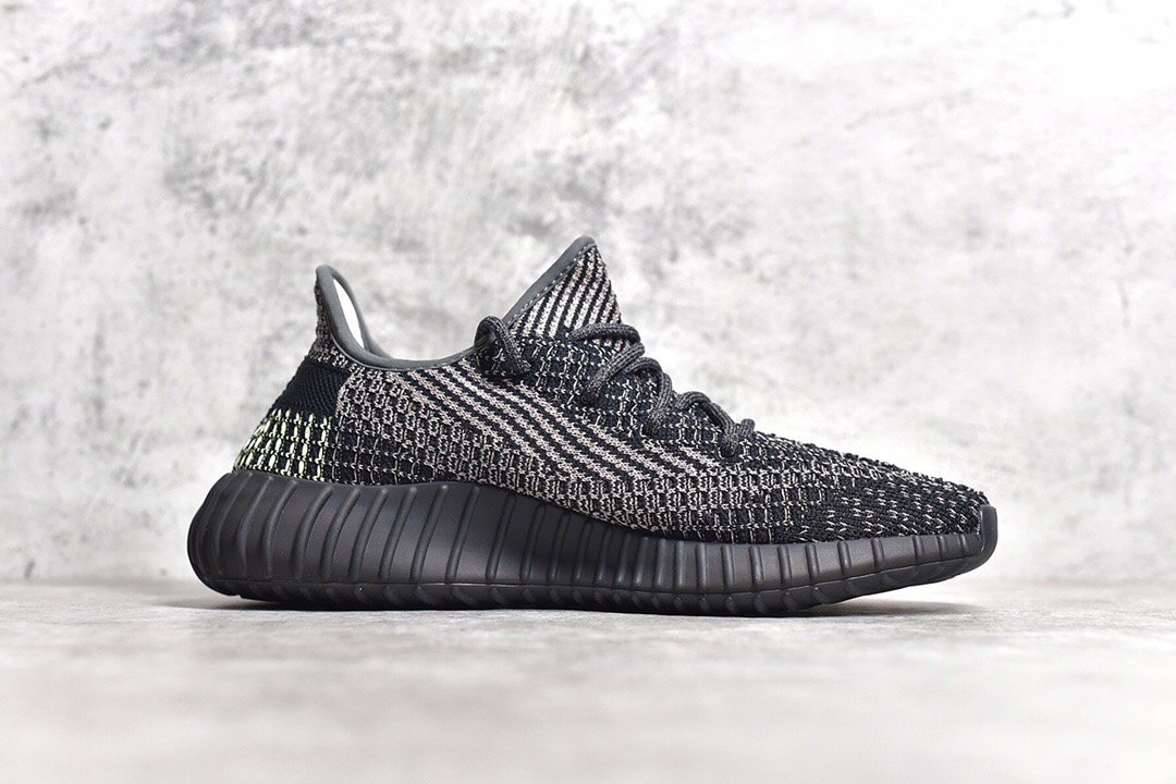 YEEZY 350 V2 YESHAYA [NON-REFLECTIVE]