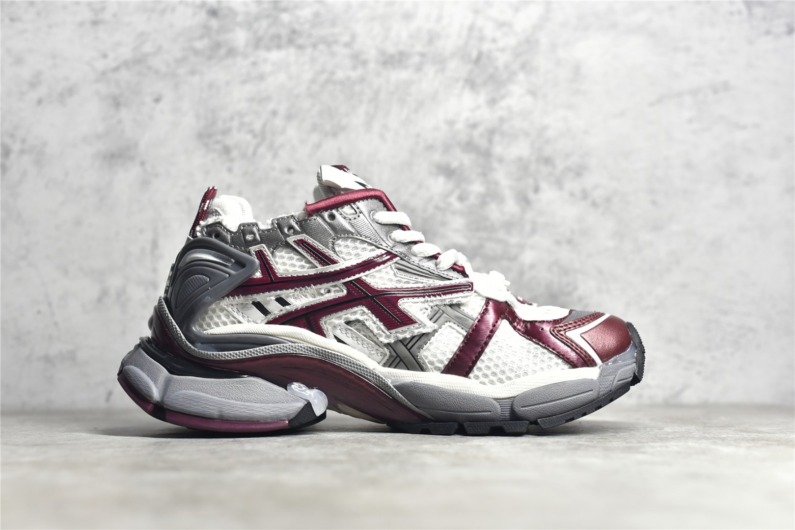 Balenciaga RUNNER SNEAKER IN BURGUNDY