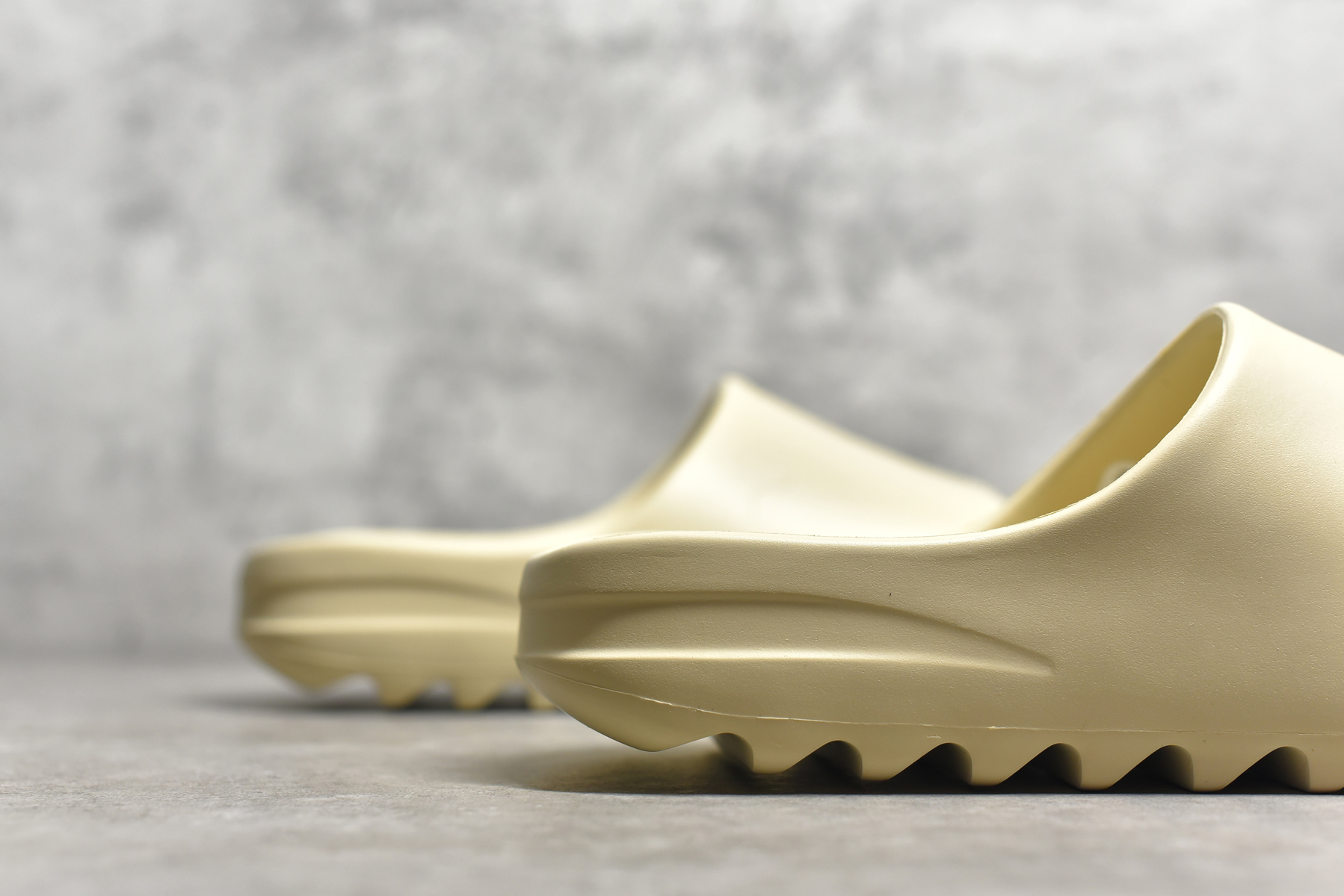 Yeezy Slide Bone (2019)