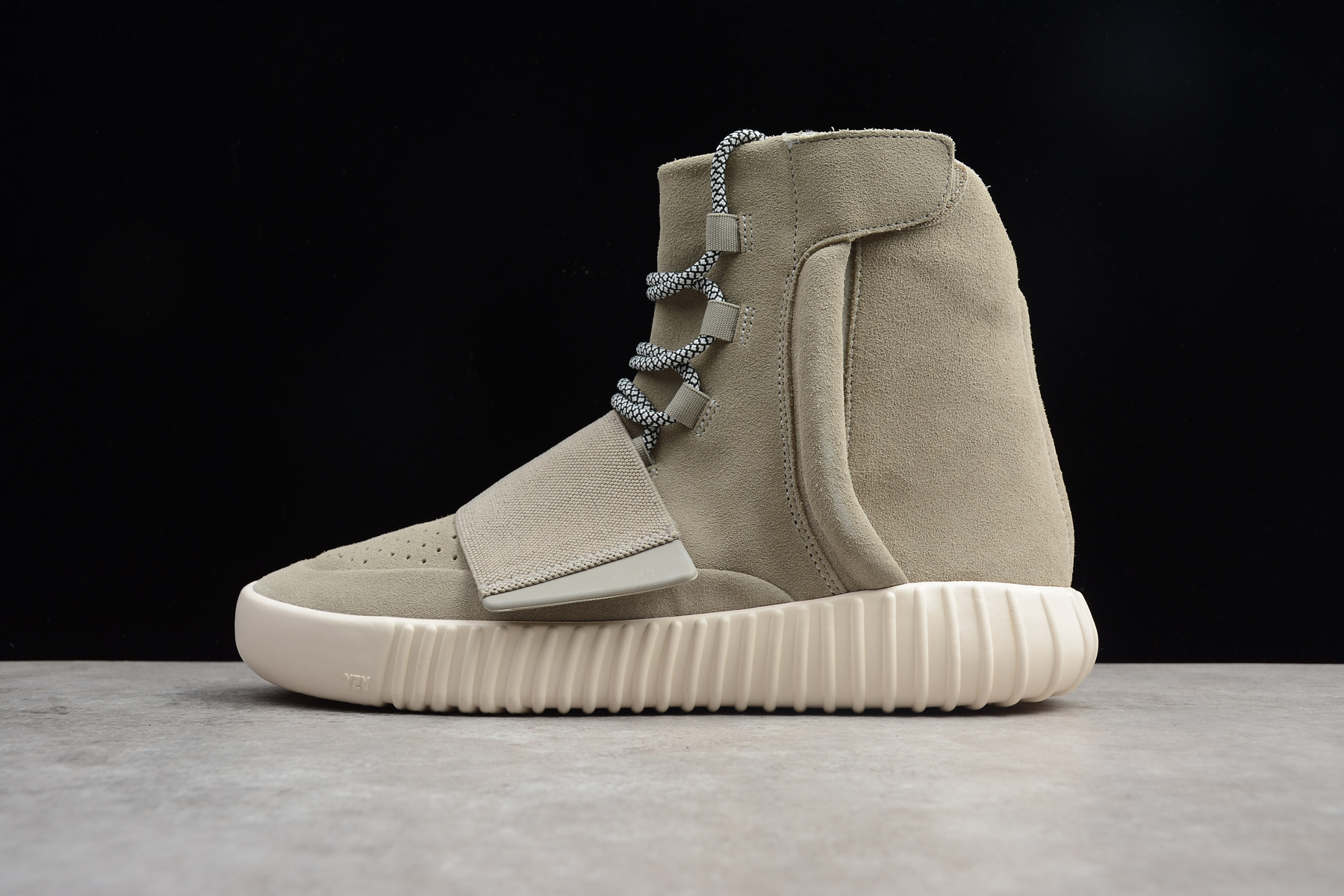Yeezy Boost 750 OG Light Brown