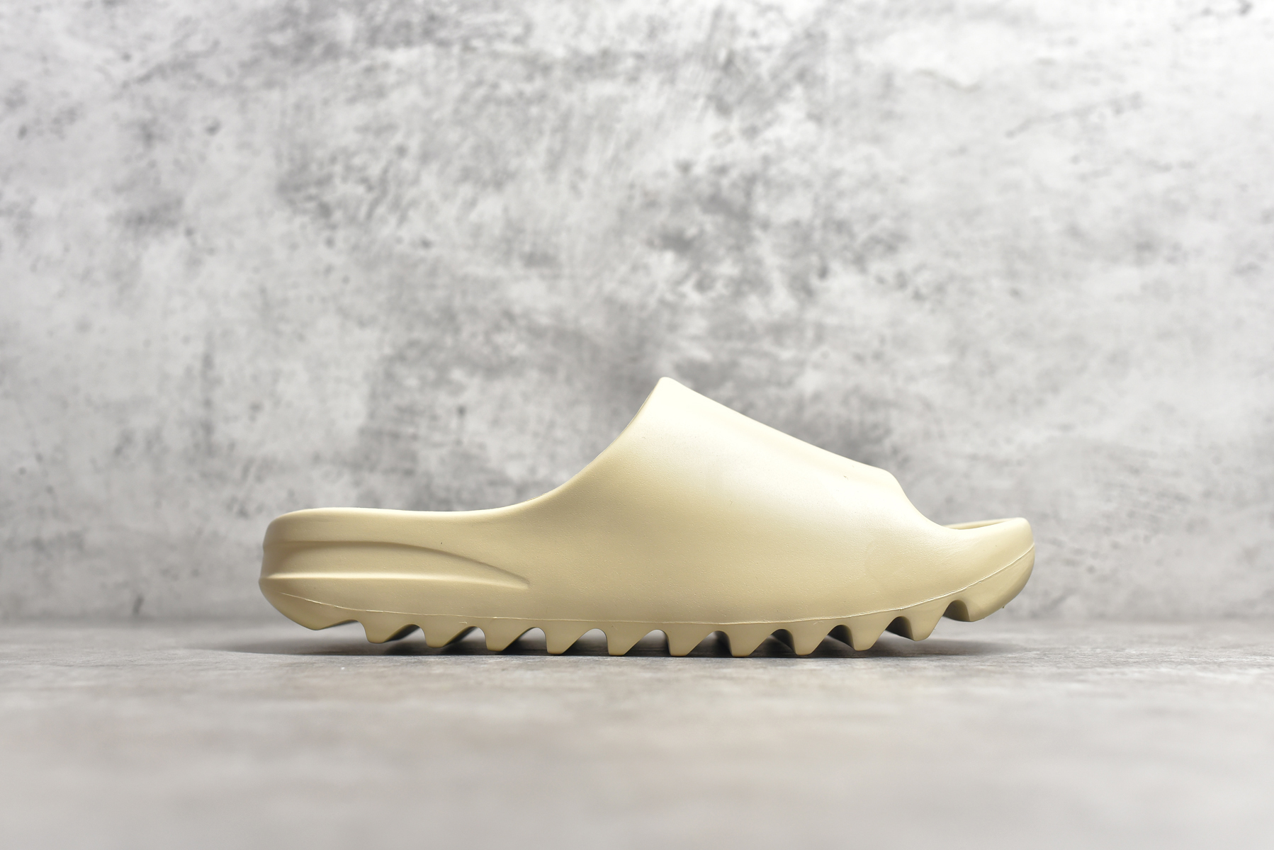 Yeezy Slide Bone (2019)