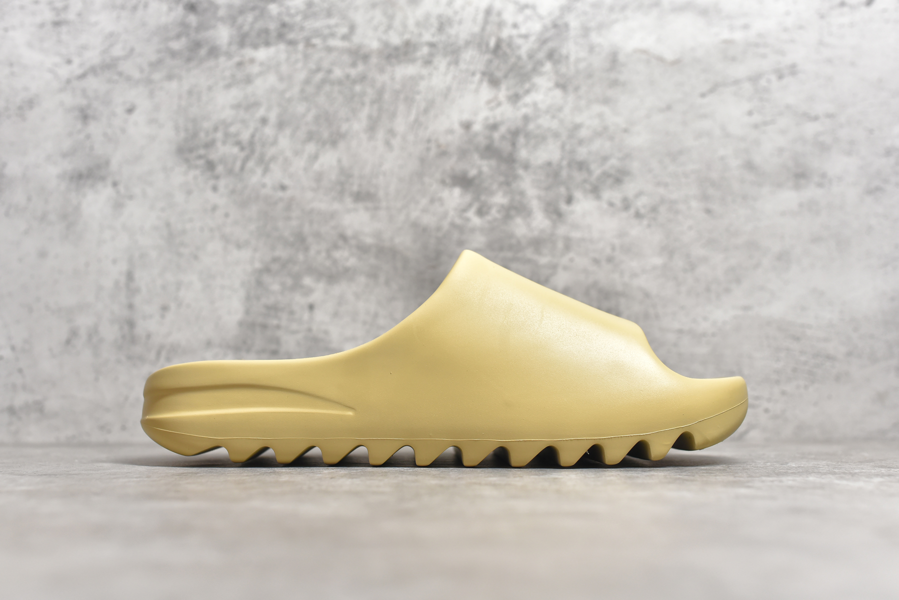 Yeezy Slide Desert Sand - FW6344