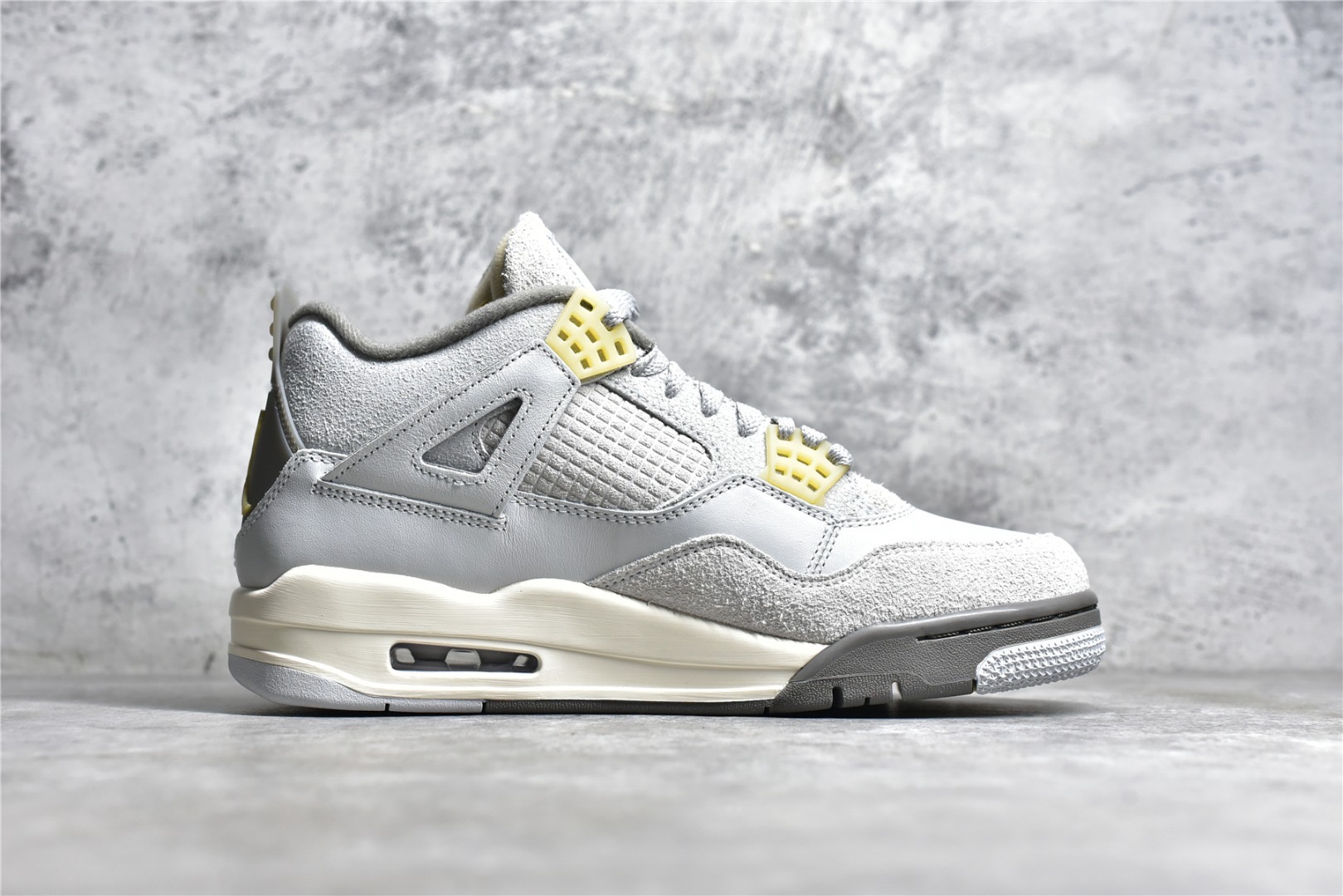 Jordan 4 Retro SE Craft Photon Dust
