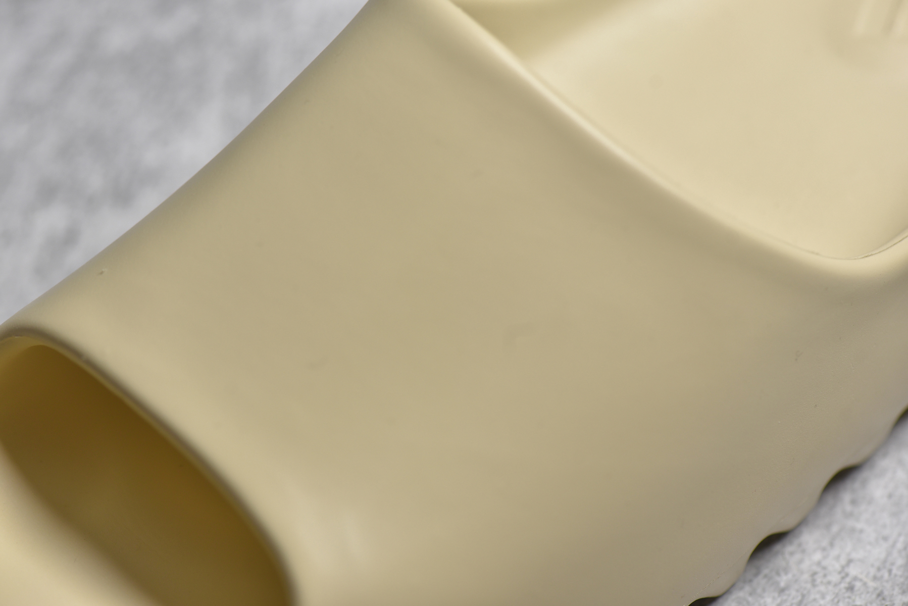 Yeezy Slide Bone (2019)