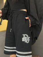 Bottom Joint Color Embroidery Logo Short