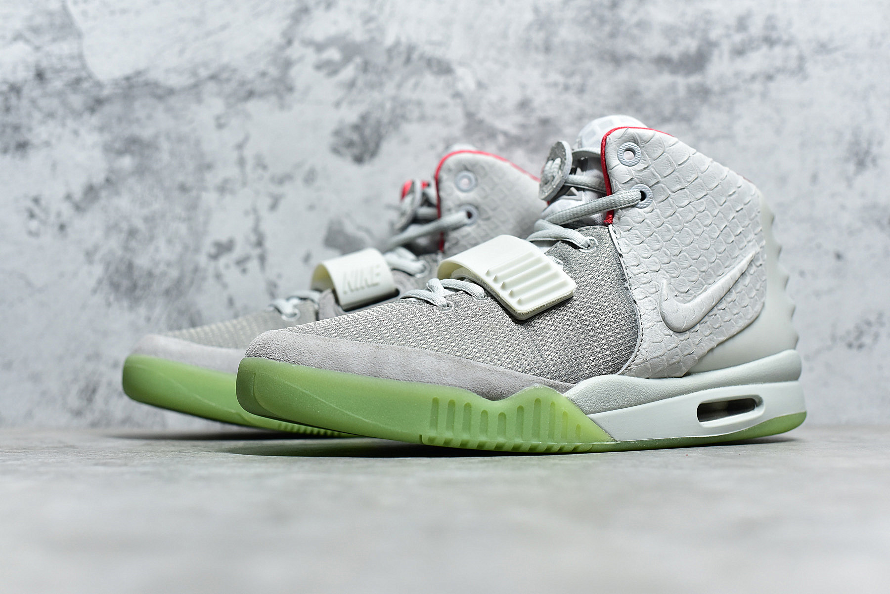 Air Yeezy 2 NRG ‘Pure Platinum’