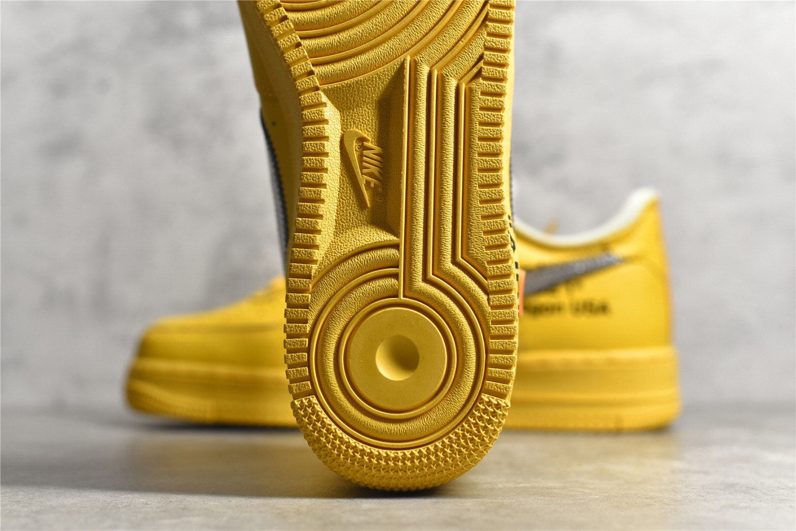 Air Force 1 Low OF*-WHITE University Gold Metallic Silver DD1876-700