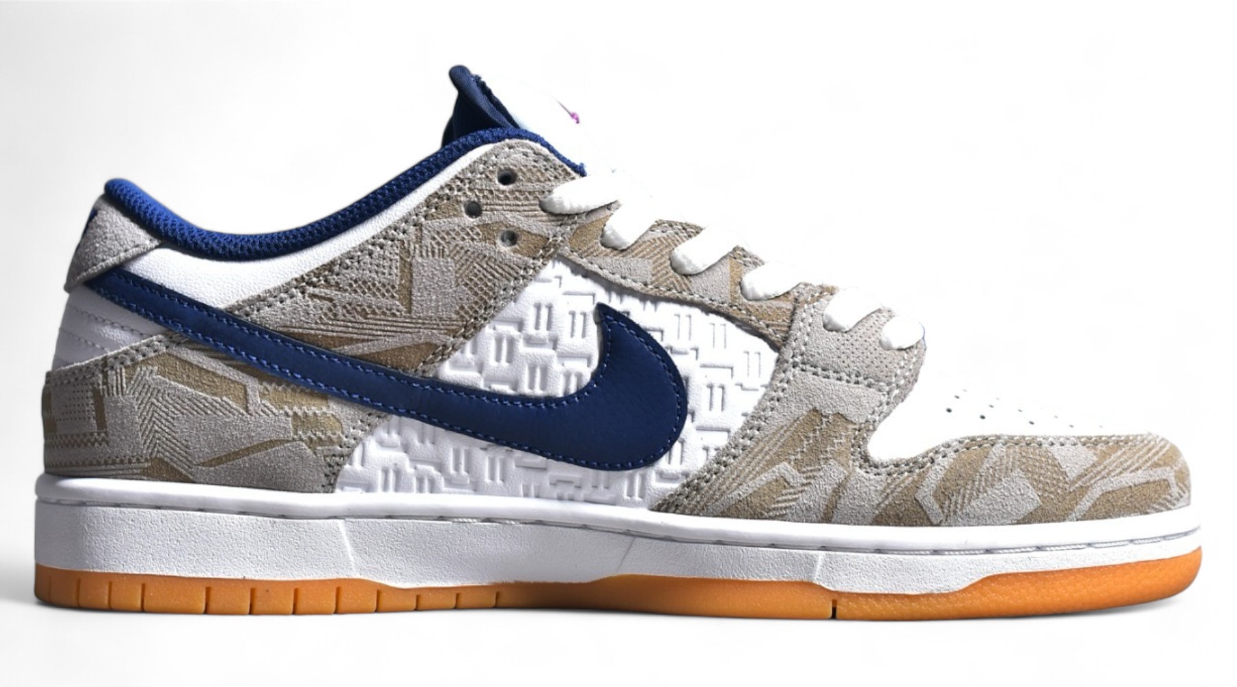 NK SB Dunk Low Rayssa Leal FZ5251-001