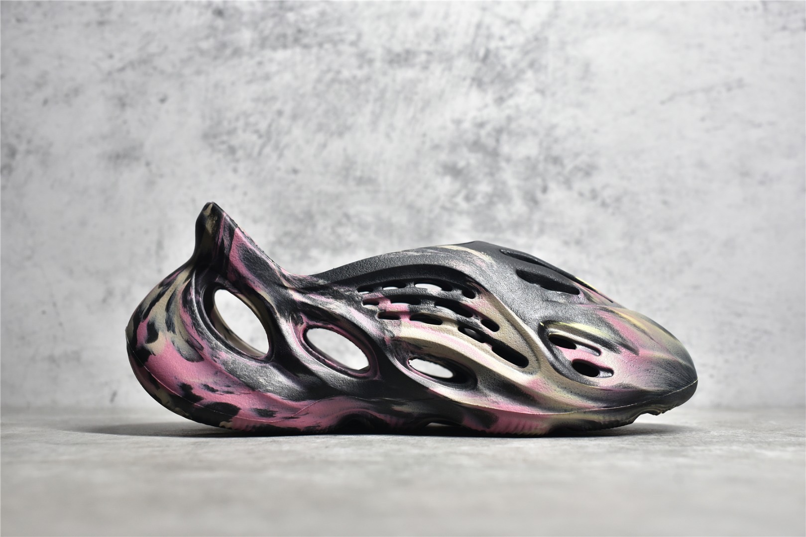 Foam Runners Replica 'MX Carbon'