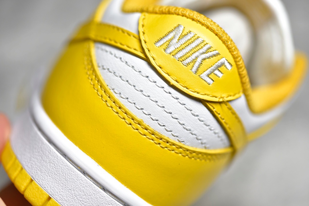 SB Dunk Low WHITE YELLOW