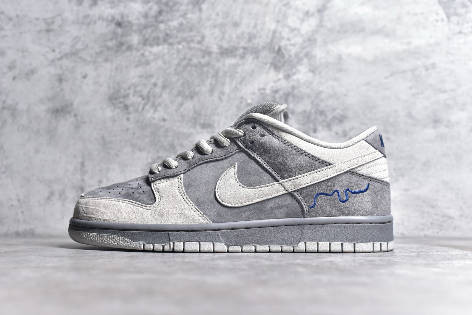 SB Dunk Low London