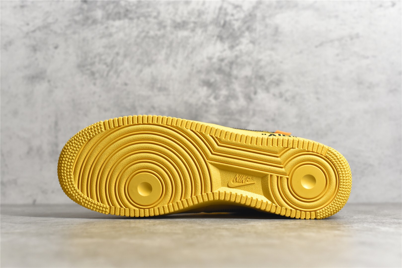 Air Force 1 Low OF*-WHITE University Gold Metallic Silver DD1876-700