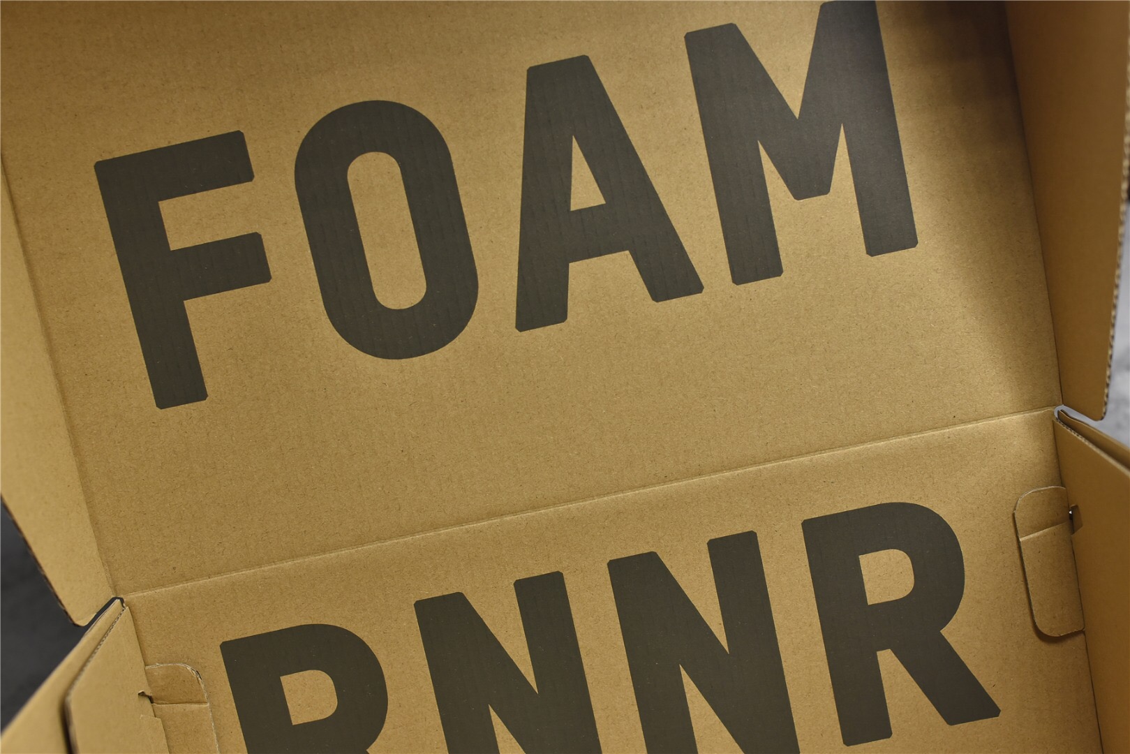 Yeezy Foam Runners 'Sand'