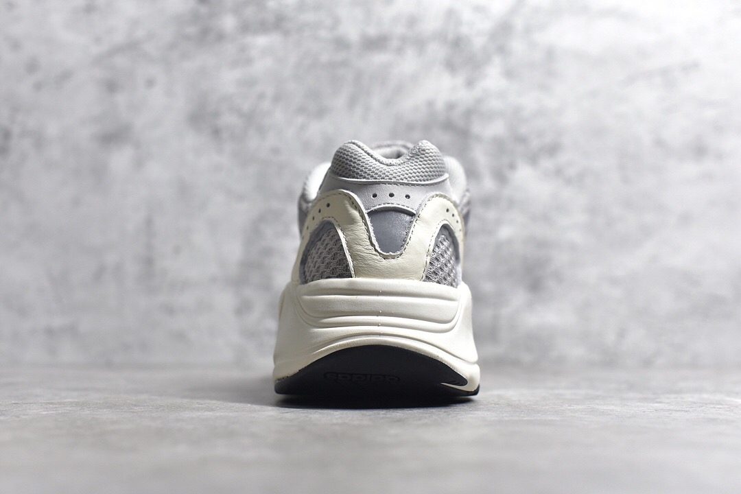 YEEZY 700 V2 STATIC