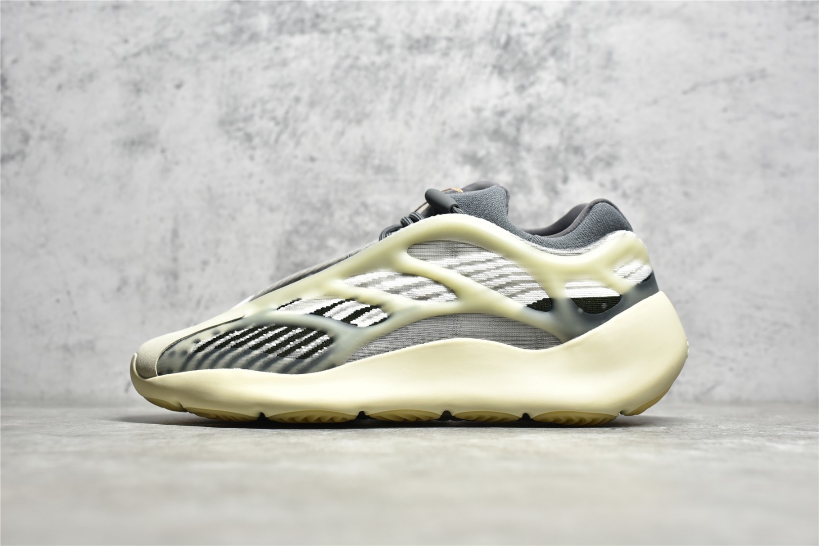 Yeezy 700 V3 Fade Salt