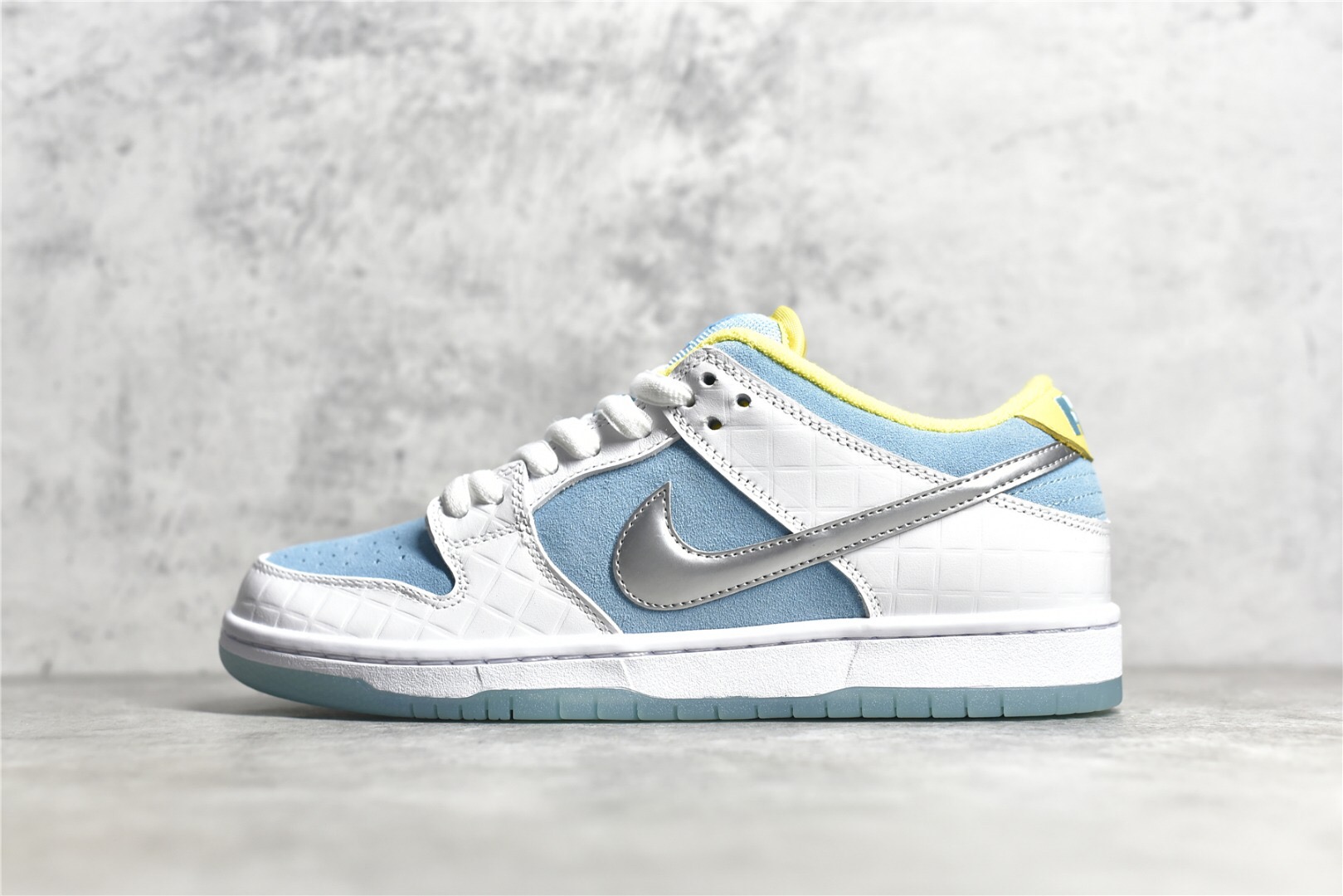 SB Dunk Low Pro FTC Lagoon Pulse DH7687-400