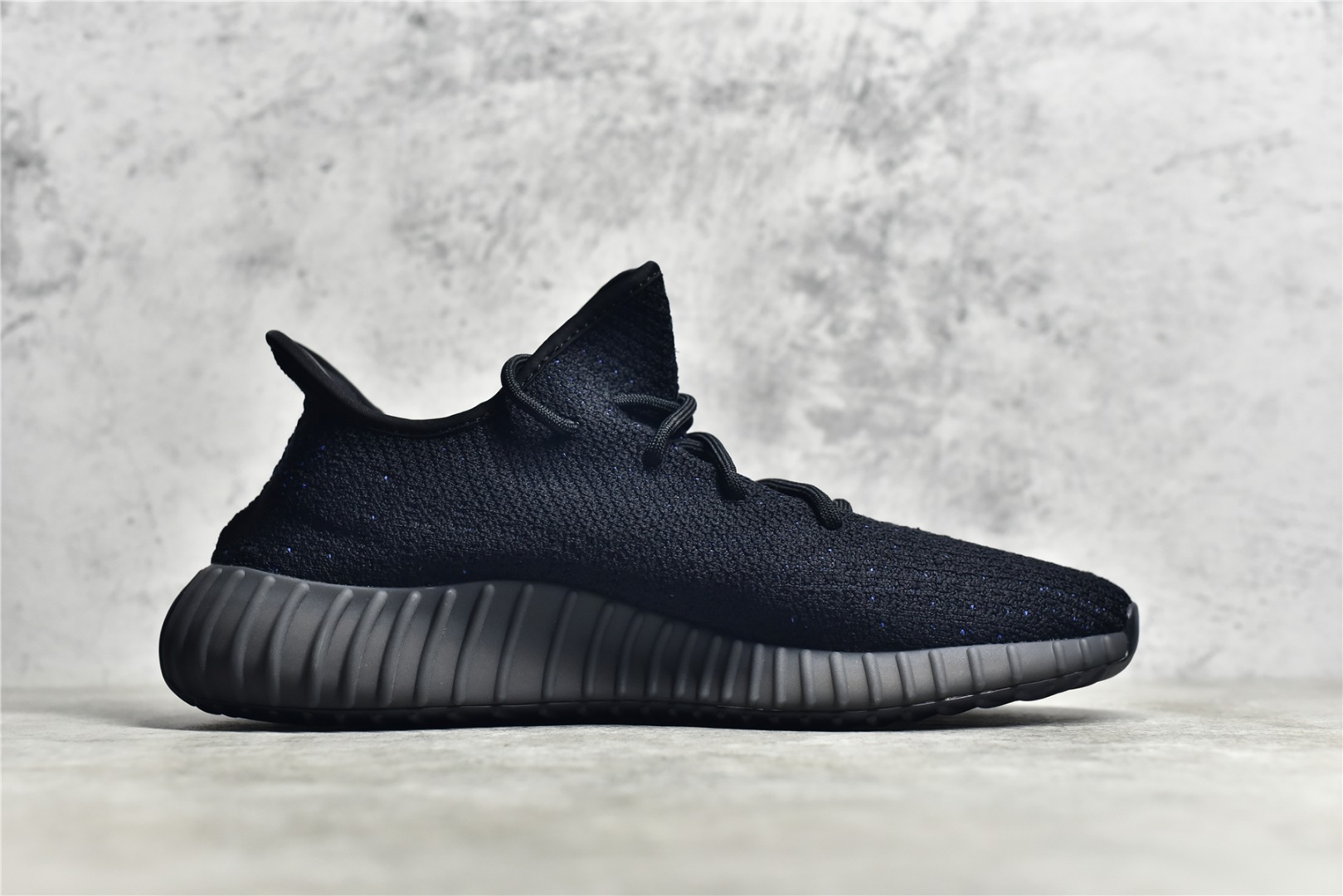 Yeez 350 V2 ‘Dazzling Blue’