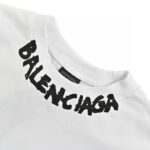 24ss Neckline Graffiti Logo T-Shirt